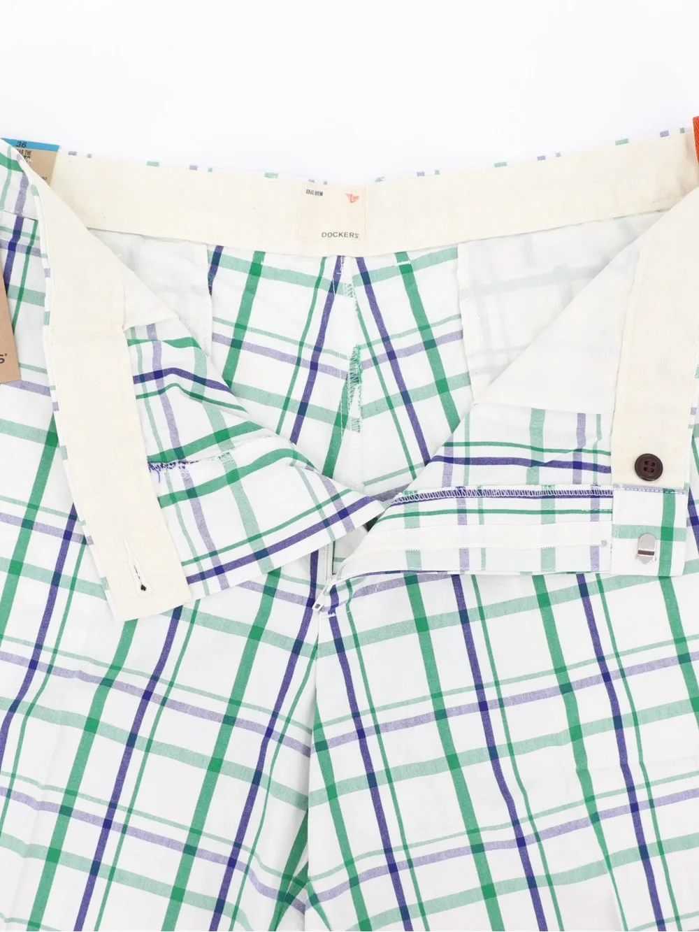 New Dockers Men's D2 Size 36 White Plaid Shorts with Green and Navy Stripes